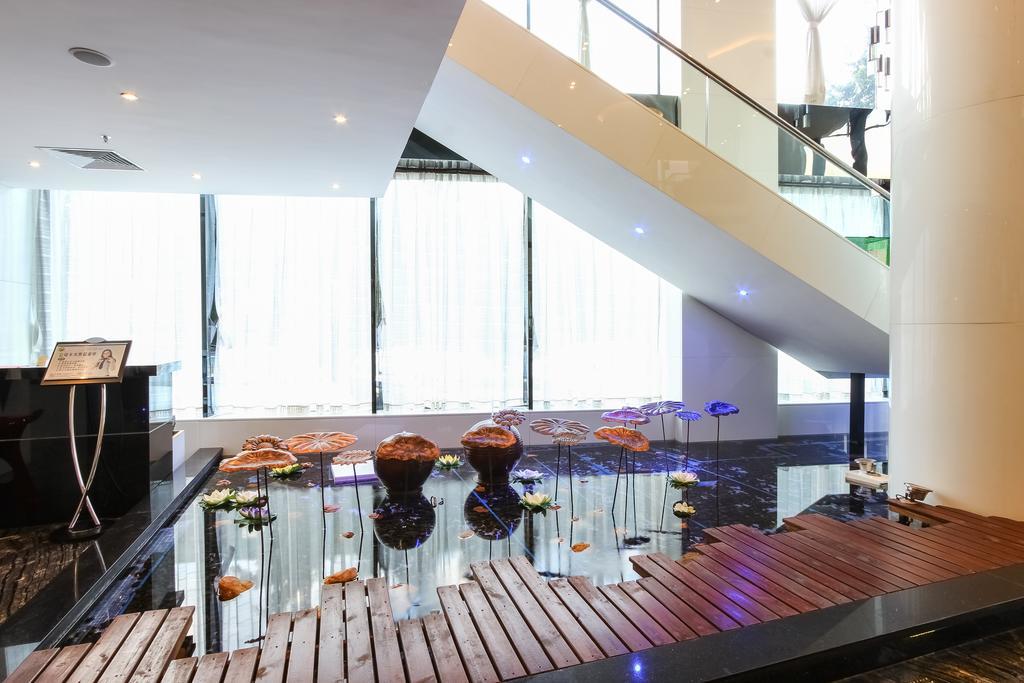Paco Hotel Guangzhou East Railway Station Branch Экстерьер фото
