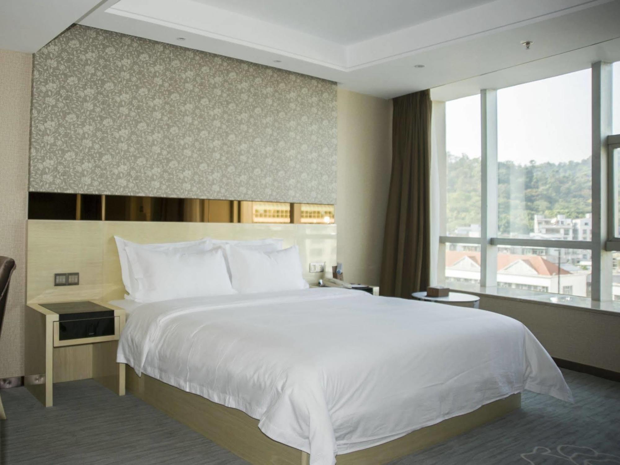 Paco Hotel Guangzhou East Railway Station Branch Экстерьер фото